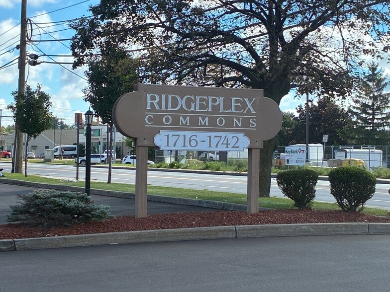 More Photos Of 1716 E Ridge Rd, Rochester Office For Sale