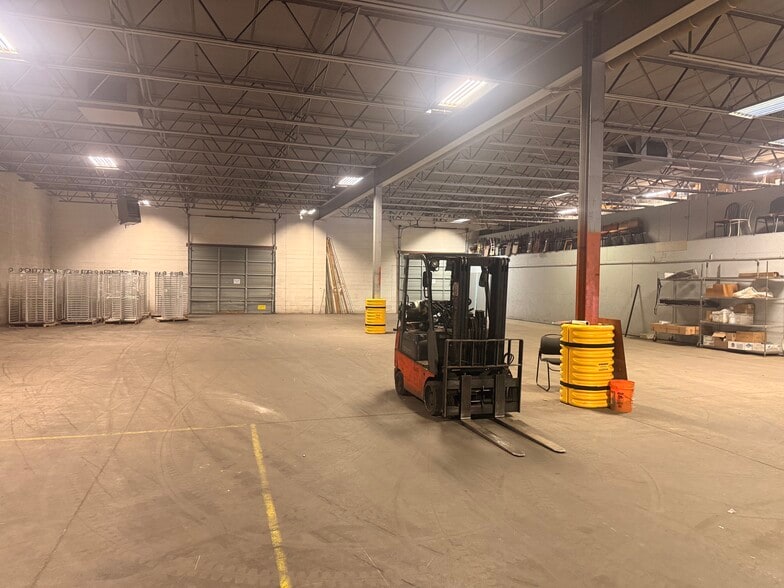 More Photos Of 6146 Molloy Rd, East Syracuse Industrial For Lease