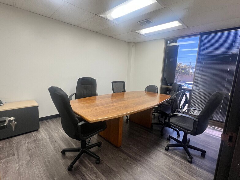 More Photos Of 8320-8350 Isis Ave, Los Angeles Warehouse For Lease