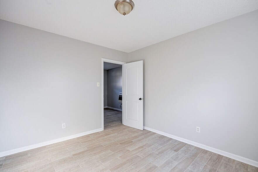 More Photos Of 1030 Hamilton St, Memphis Apartments For Sale