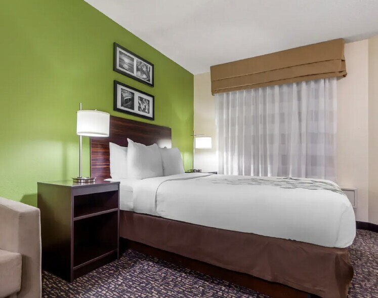 More Photos Of 2525 Abbott Dr, Omaha Hotel For Sale
