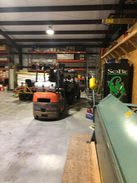 More Photos Of 321 Thomas Pl, Fort Worth Industrial For Lease