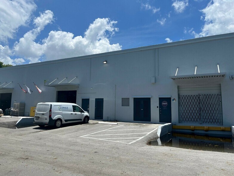 More Photos Of 6500 NW 15th Ave, Fort Lauderdale Light Manufacturing For Lease