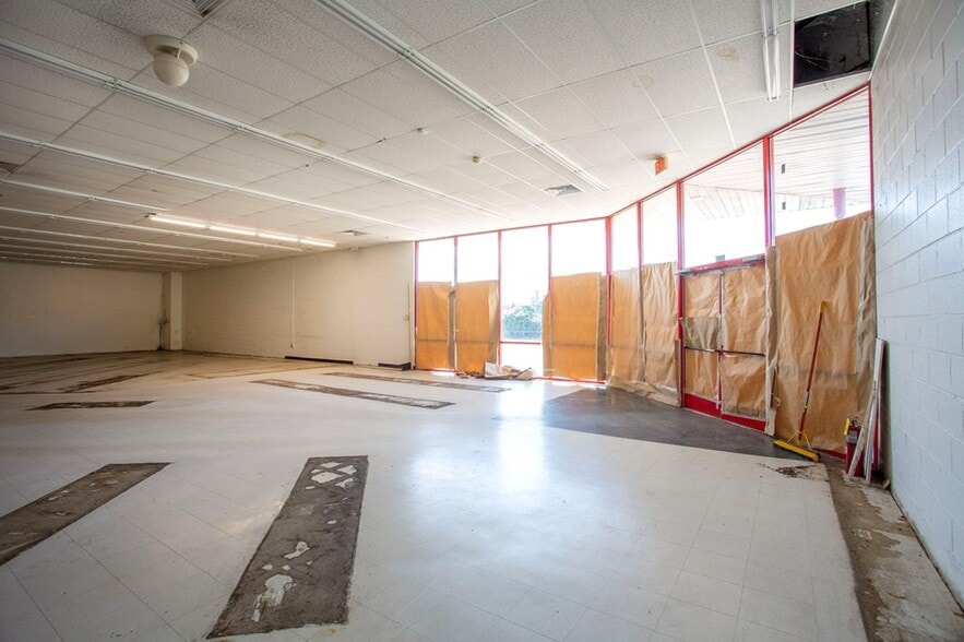 More Photos Of 1205 S Eufaula Ave, Eufaula Freestanding For Sale