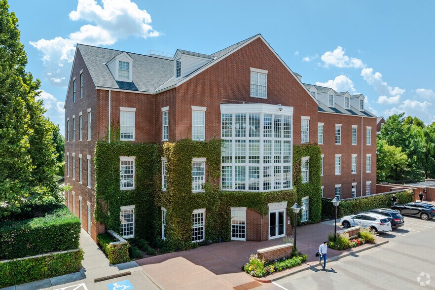 More Photos Of 6040 N Western Ave, Oklahoma City Office For Lease