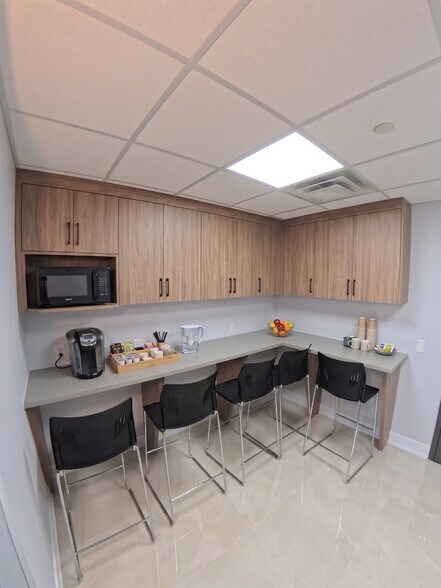 More Photos Of 998 Martin Grove Rd, Toronto Coworking Space