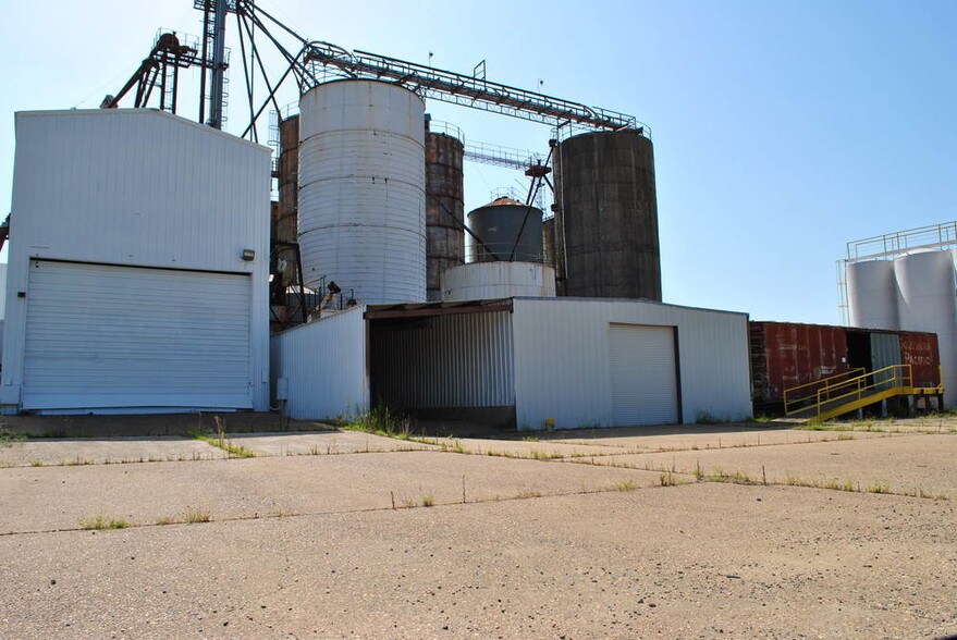 More Photos Of 220 Progress Blvd, Longview Warehouse For Sale