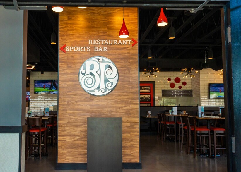 More Photos Of 6501 North Fwy, Fort Worth Restaurant For Sale
