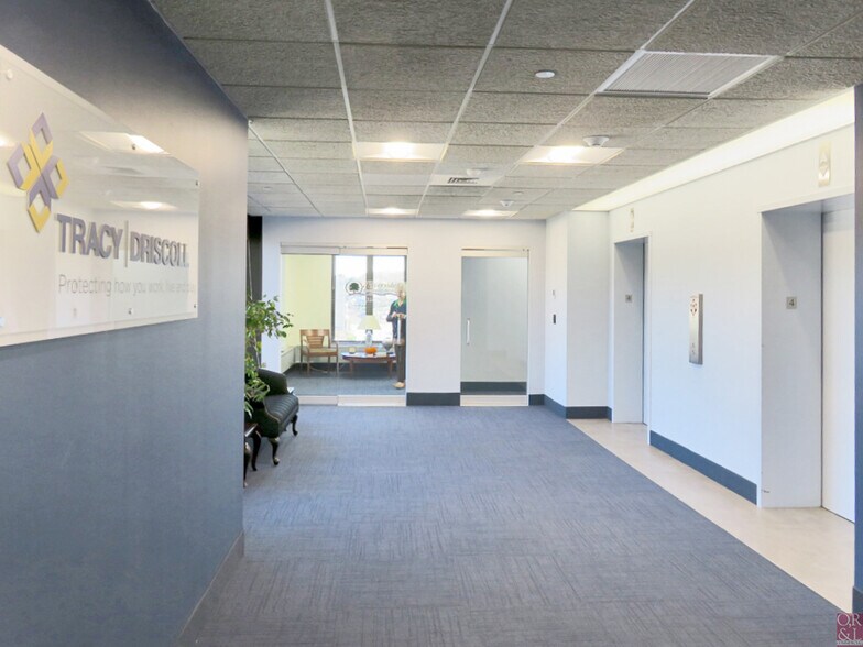 More Photos Of 10 Main St, Bristol Office For Lease