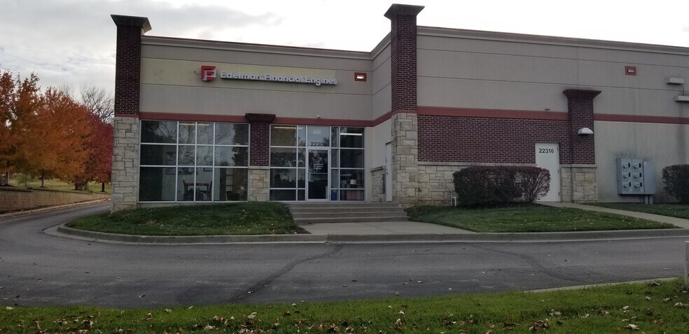 More Photos Of 22308-22320 Midland Dr, Shawnee Storefront Retail Office For Lease