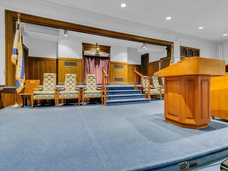 More Photos Of 1177-1187 Beacon St, Brookline Specialty For Sale