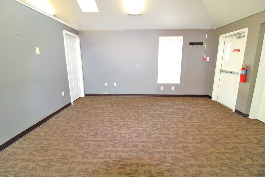 More Photos Of 538 Street Rd, Southampton Office For Lease