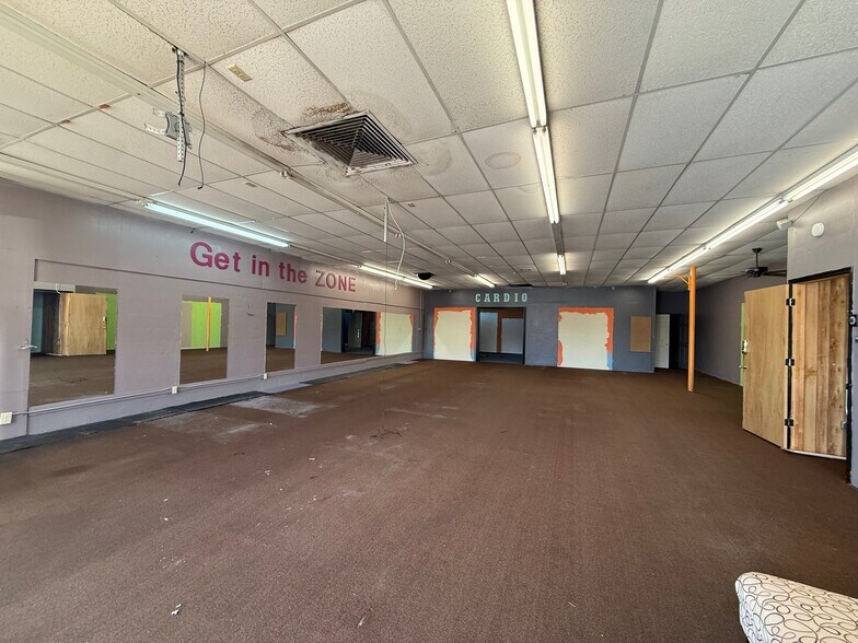 More Photos Of 311 Smith Ave, Thomasville Freestanding For Lease