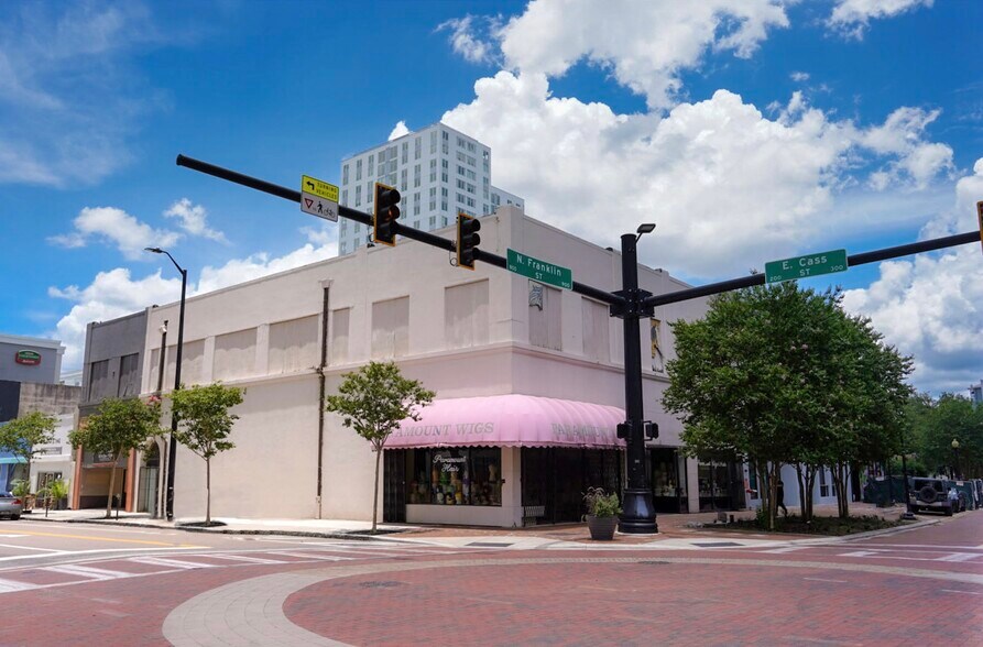 Primary Photo Of 902 N Franklin St, Tampa Bar For Lease