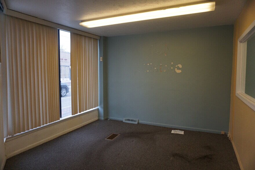More Photos Of 673-685 E 185th St, Cleveland Storefront Retail Office For Sale