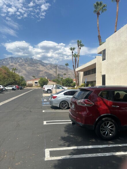 More Photos Of 225 S Civic Dr, Palm Springs Medical For Lease