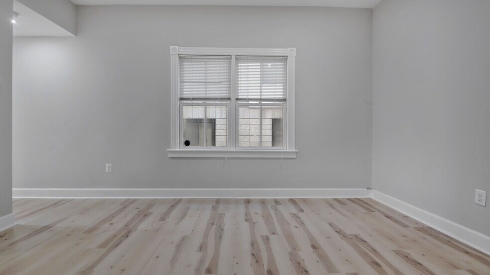 More Photos Of 323 8th St NE, Washington Apartments For Sale