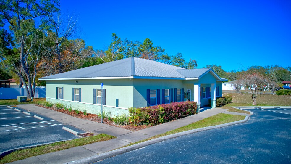 More Photos Of 8344-8346 Forest Oaks Blvd, Spring Hill Medical For Sale