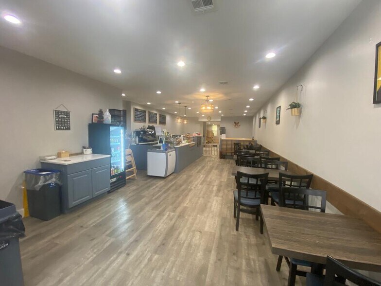 More Photos Of 71-06 Fresh Pond Rd, Ridgewood General Retail For Lease