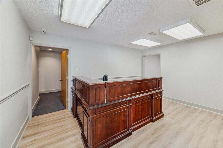 More Photos Of 11930 Sam Houston Pky, Houston Office For Sale