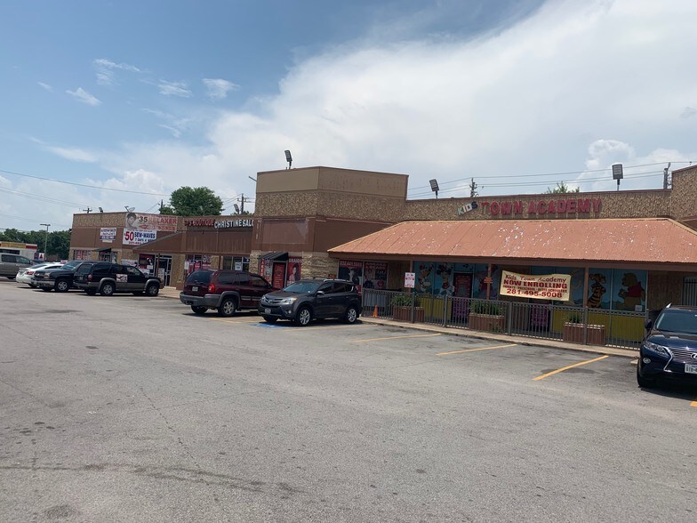 More Photos Of 12222 Bissonnet St, Houston Unknown For Lease