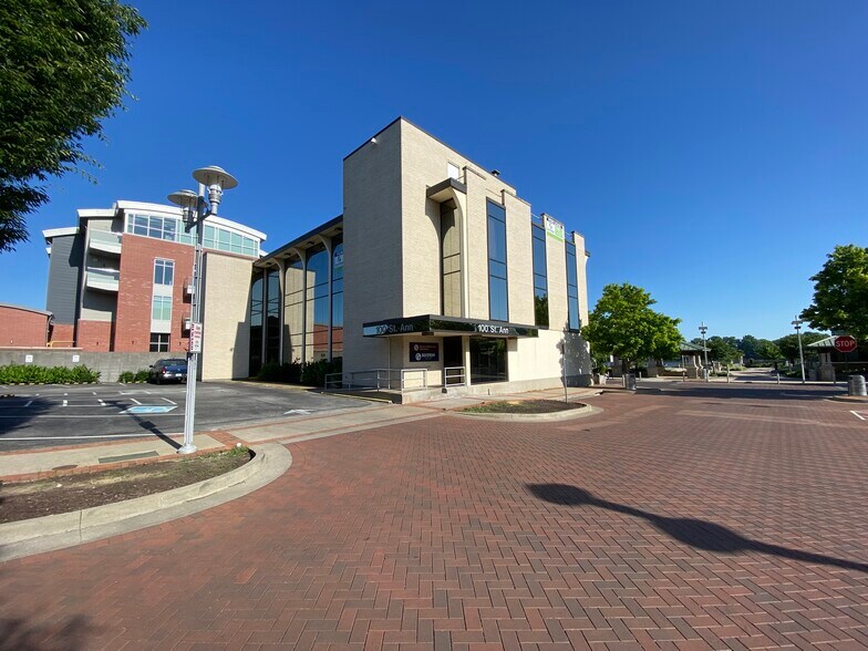 More Photos Of 100 Saint Ann St, Owensboro Office For Lease