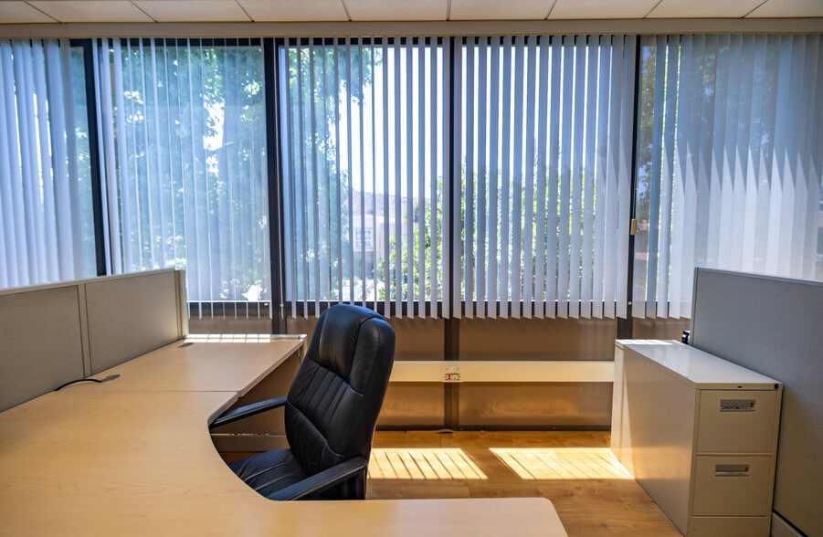 More Photos Of 241 Lombard St, Thousand Oaks Loft Creative Space For Lease