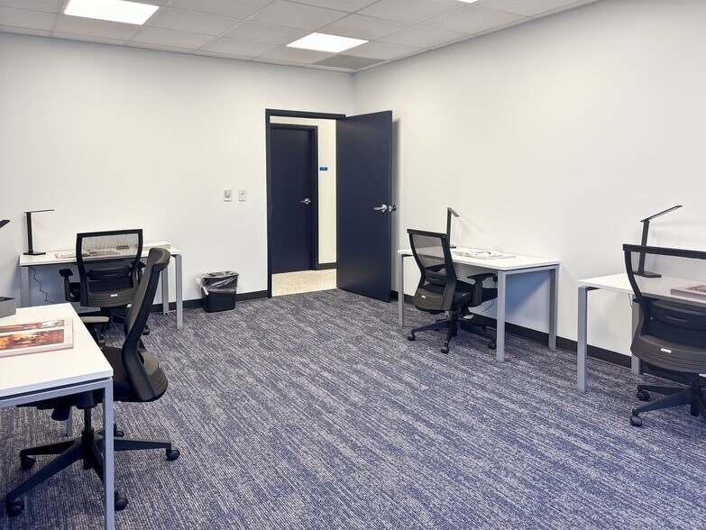 More Photos Of 3100 Cottage Hill Rd, Mobile Coworking Space