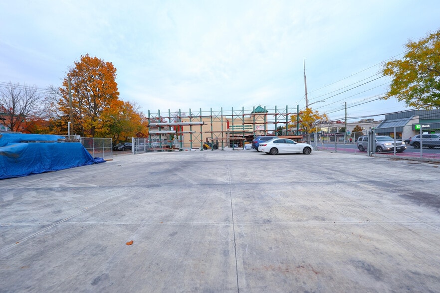 More Photos Of 1525-1535 Hylan Blvd, Staten Island Freestanding For Sale