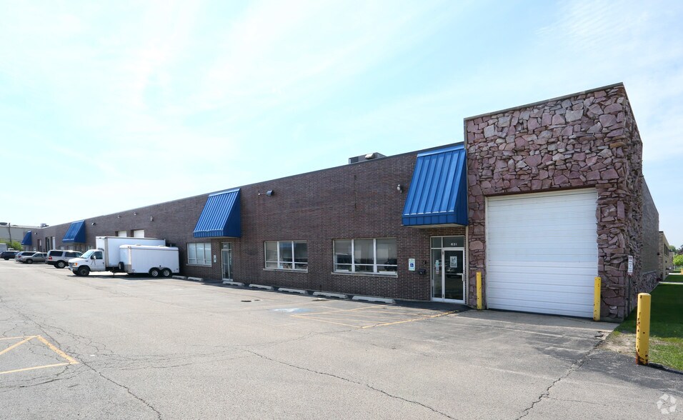 More Photos Of 619-631 S Vermont St, Palatine Warehouse For Lease
