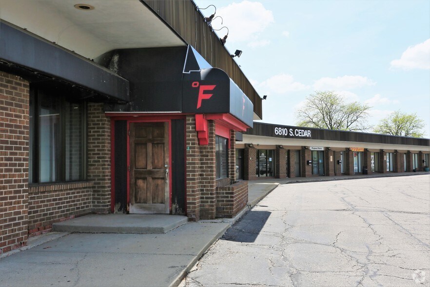 More Photos Of 6810 S Cedar St, Lansing Storefront Retail Office For Lease