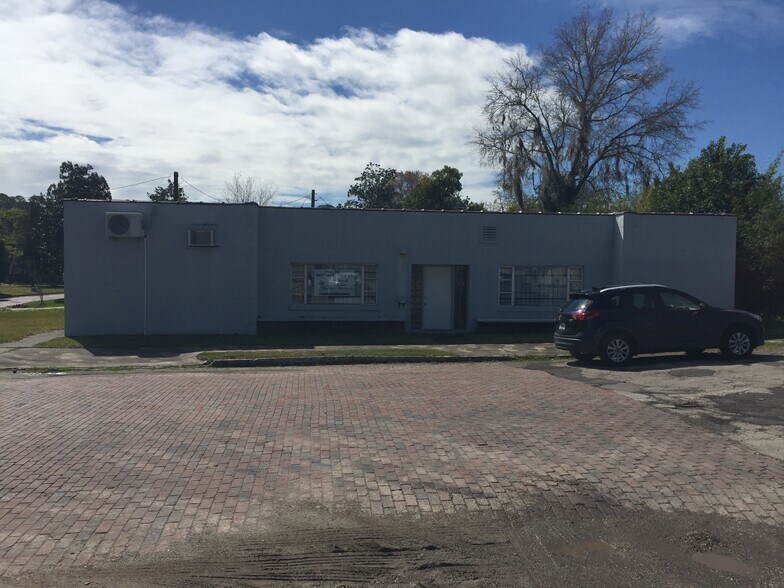 More Photos Of 238 E Washington St, Starke Distribution For Sale