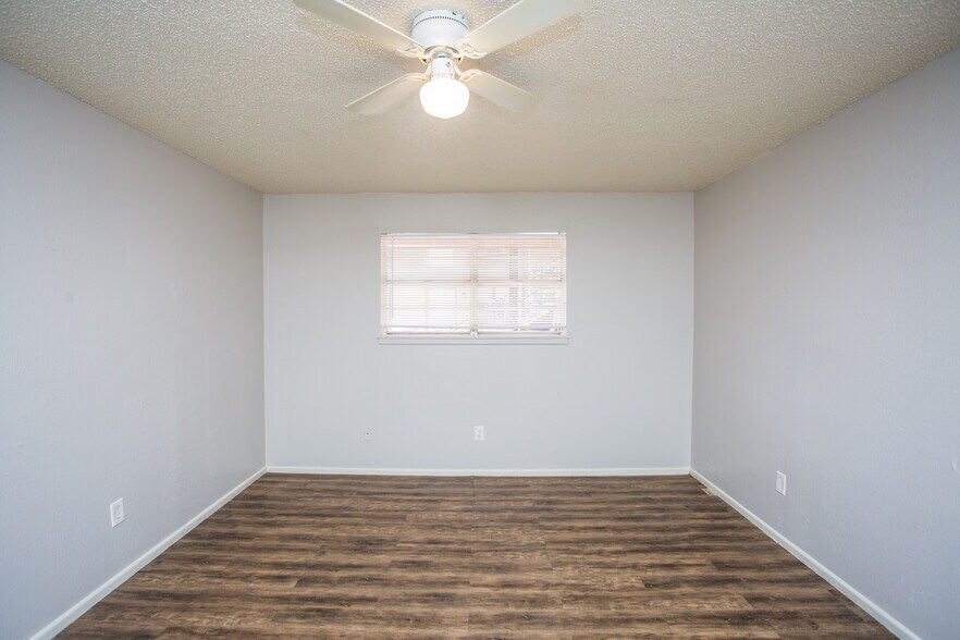 More Photos Of 7410 Quaker Ave, Lubbock Apartments For Sale