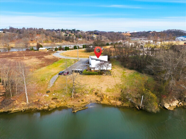 More Photos Of 2376 Business Center Cir, Sevierville Freestanding For Sale