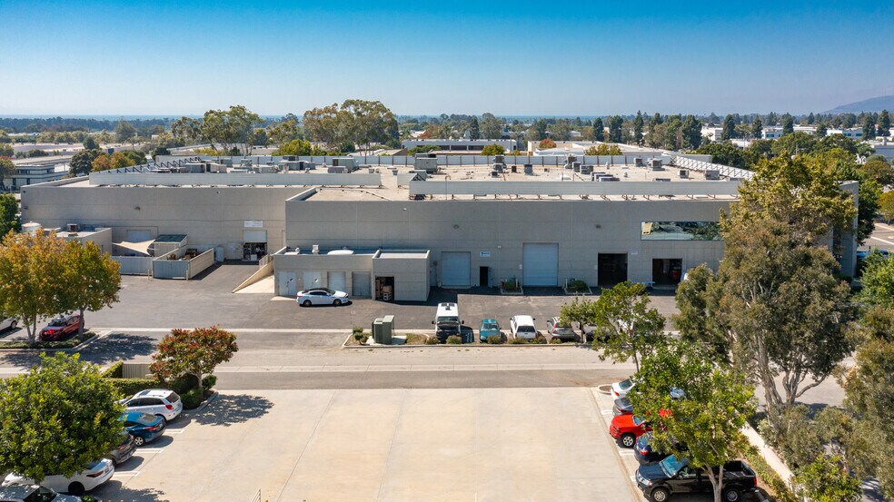 More Photos Of 4820-4822 McGrath St, Ventura Research And Development For Lease