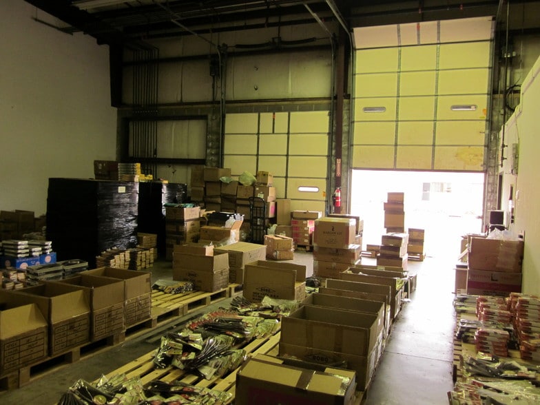 More Photos Of 215 Gates Rd, Little Ferry Warehouse For Lease