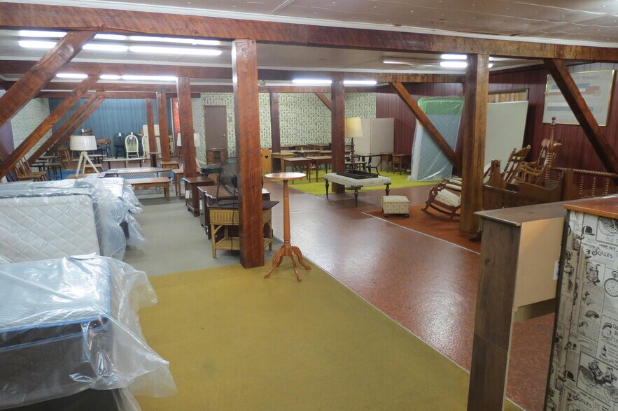 More Photos Of 16 Graybill Rd, Leola Freestanding For Lease