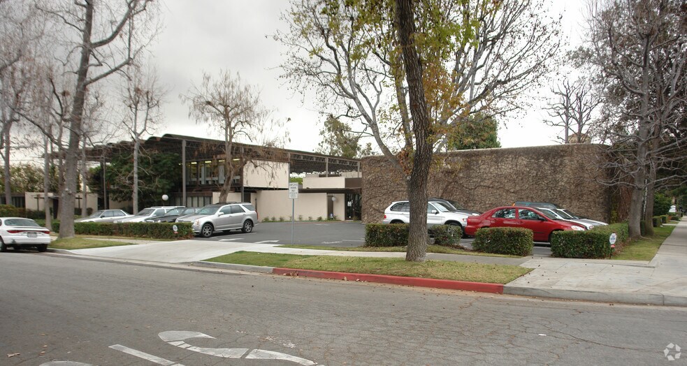 Primary Photo Of 1414 S Fair Oaks Ave, South Pasadena Loft Creative Space For Lease