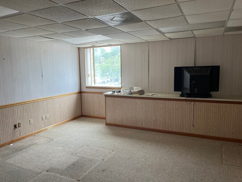 More Photos Of 5013 Park St, Jacksonville Auto Repair For Sale