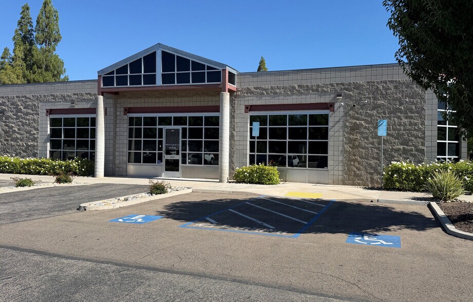 More Photos Of 7621 N Del Mar Ave, Fresno Office For Lease