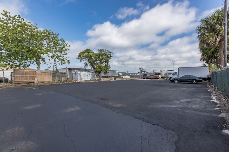 More Photos Of 6203 Springer Dr, Port Richey Warehouse For Lease