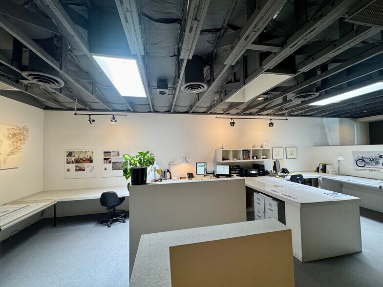 More Photos Of 1725 J St, Sacramento Office For Sale