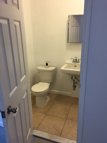 More Photos Of 255 Canal St, New York Loft Creative Space For Lease