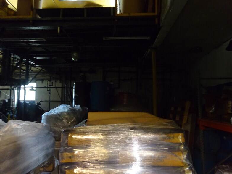 More Photos Of 3146 Marion St, Laureldale Manufacturing For Sale