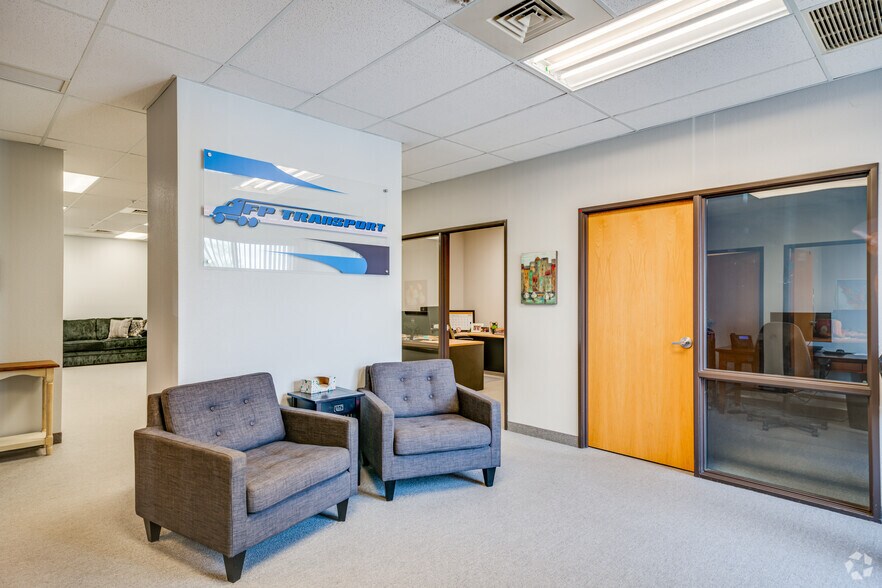 More Photos Of 2550 N Thunderbird Cir, Mesa Office For Sale