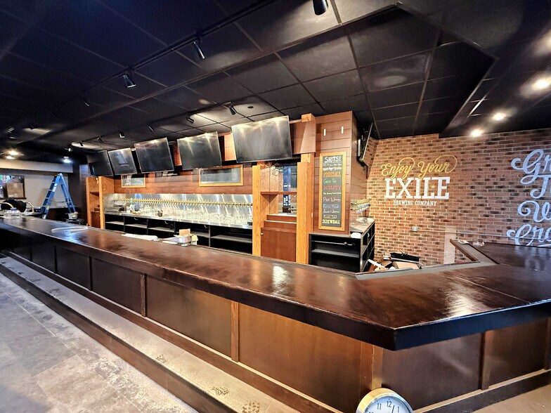 More Photos Of 421 Main St, Cedar Falls Restaurant For Sale