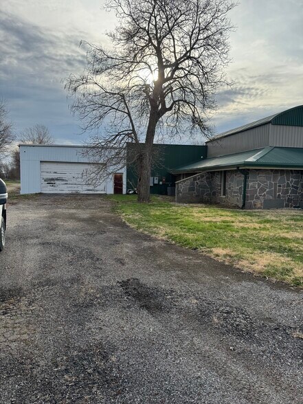 More Photos Of 111 Aiken St, Hope Light Distribution For Lease