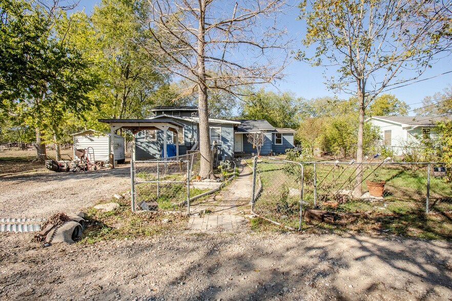 More Photos Of 162 Mendoza Ln, Buda Land For Sale