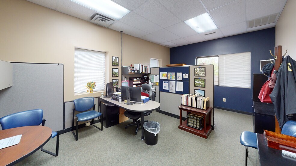 More Photos Of 950 Starvue Dr NW, Cleveland Office For Sale