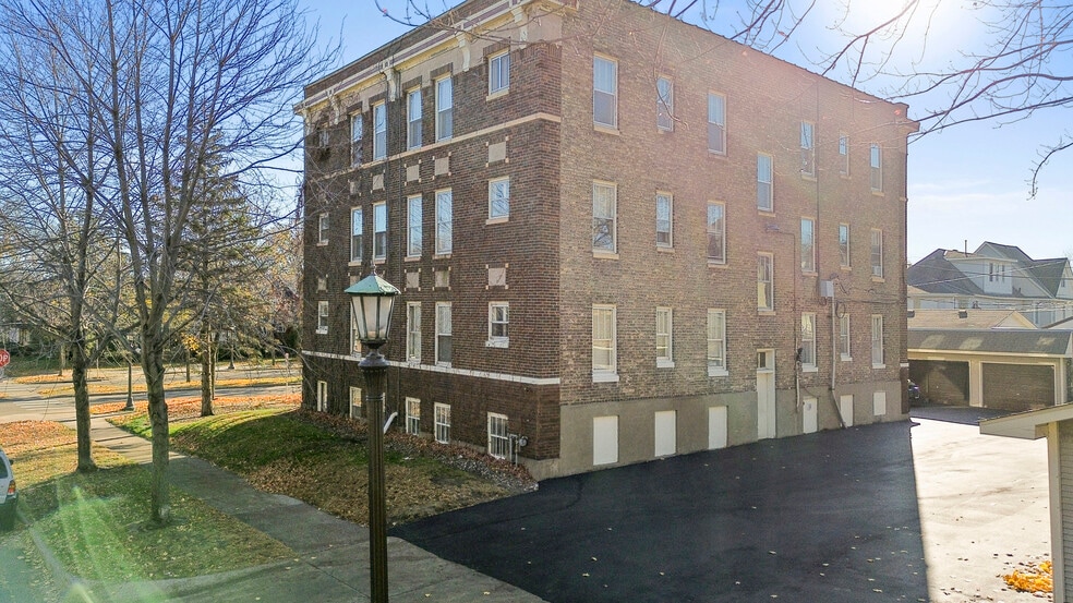 More Photos Of 195 Lexington Pky N, Saint Paul Apartments For Sale